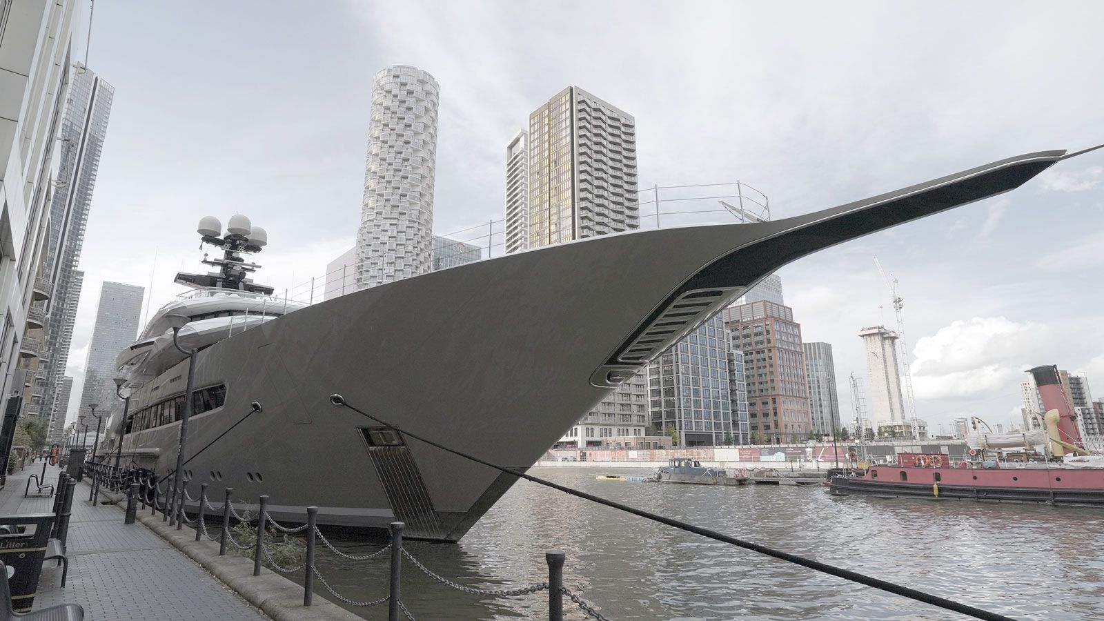 Video 95m Lürssen superyacht Kismet arrives in London